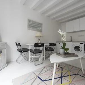  Apartment Nieve